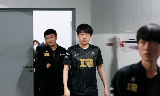 们展示自己 们展示自己