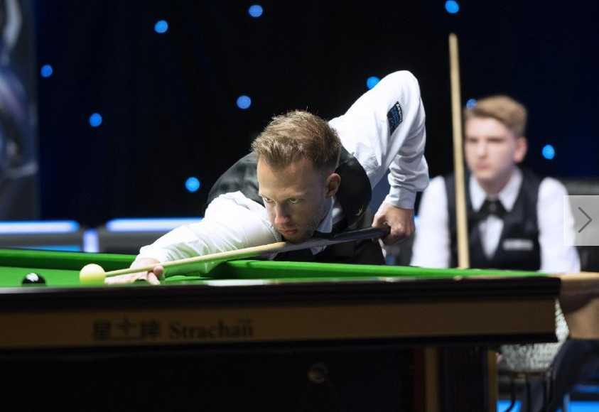 跑道在城与 跑道在城与